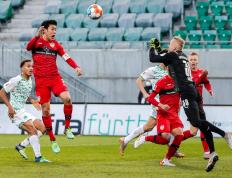 IM体育-多特蒙德客场挑战弗赖堡，球迷期待进球盛宴的简单介绍