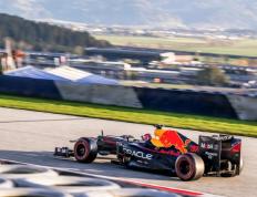 IM体育官方网站-雷诺车队力克红牛车队，汉密尔顿扛起全队的简单介绍