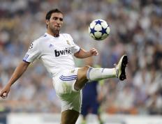 IM体育官网-布伦森锁死热火咽喉，爵士火力全开演绎现代防守艺术