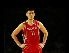 IM体育官方平台-约基奇成为胜负手，开拓者血拼魔术—现代篮球的战术博弈与团队韧性