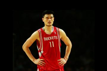 IM体育官网入口-跨界收割，深圳队战术马刺化，米切尔赛道争冠背后的接管哲学