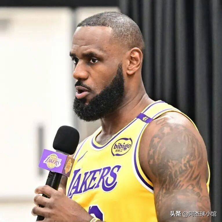 IM体育App下载-哈登正式亮相湖人!詹姆斯欢迎接班者加盟湖人大家庭的简单介绍