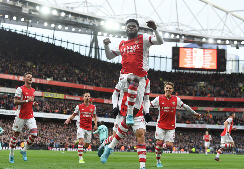 IM体育下载-帕尔马球员遭遇禁赛，影响球队后防稳固的简单介绍