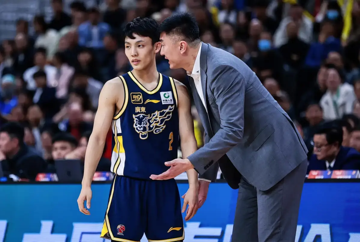 IM体育官网入口-江苏男篮战胜广东队,取得关键胜利