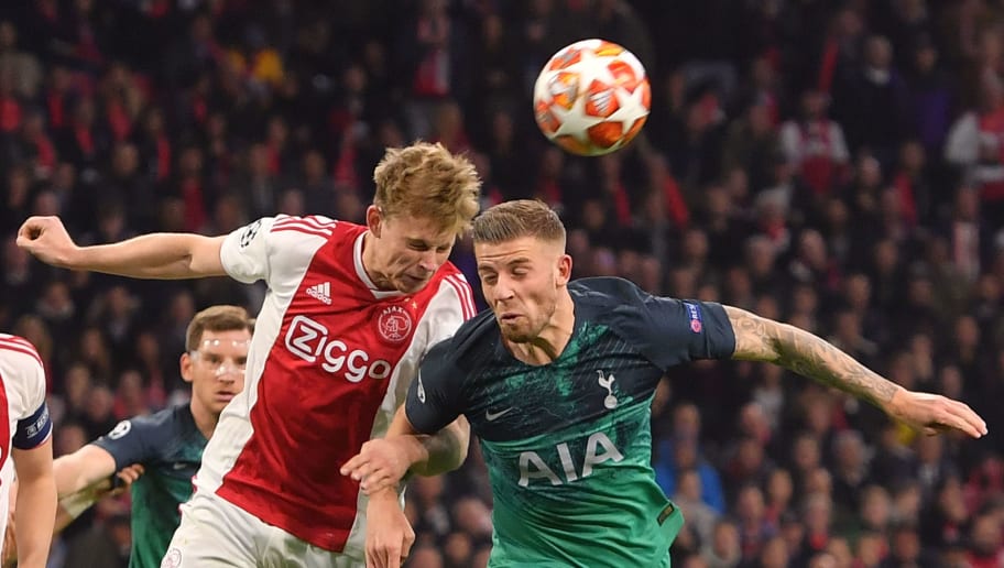 IM体育-阿贾克斯斩获胜利，成为黑马