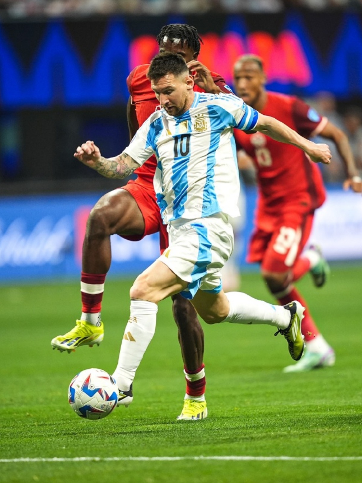 IM体育app-阿根廷险胜皇马，阿圭罗高光表现的简单介绍