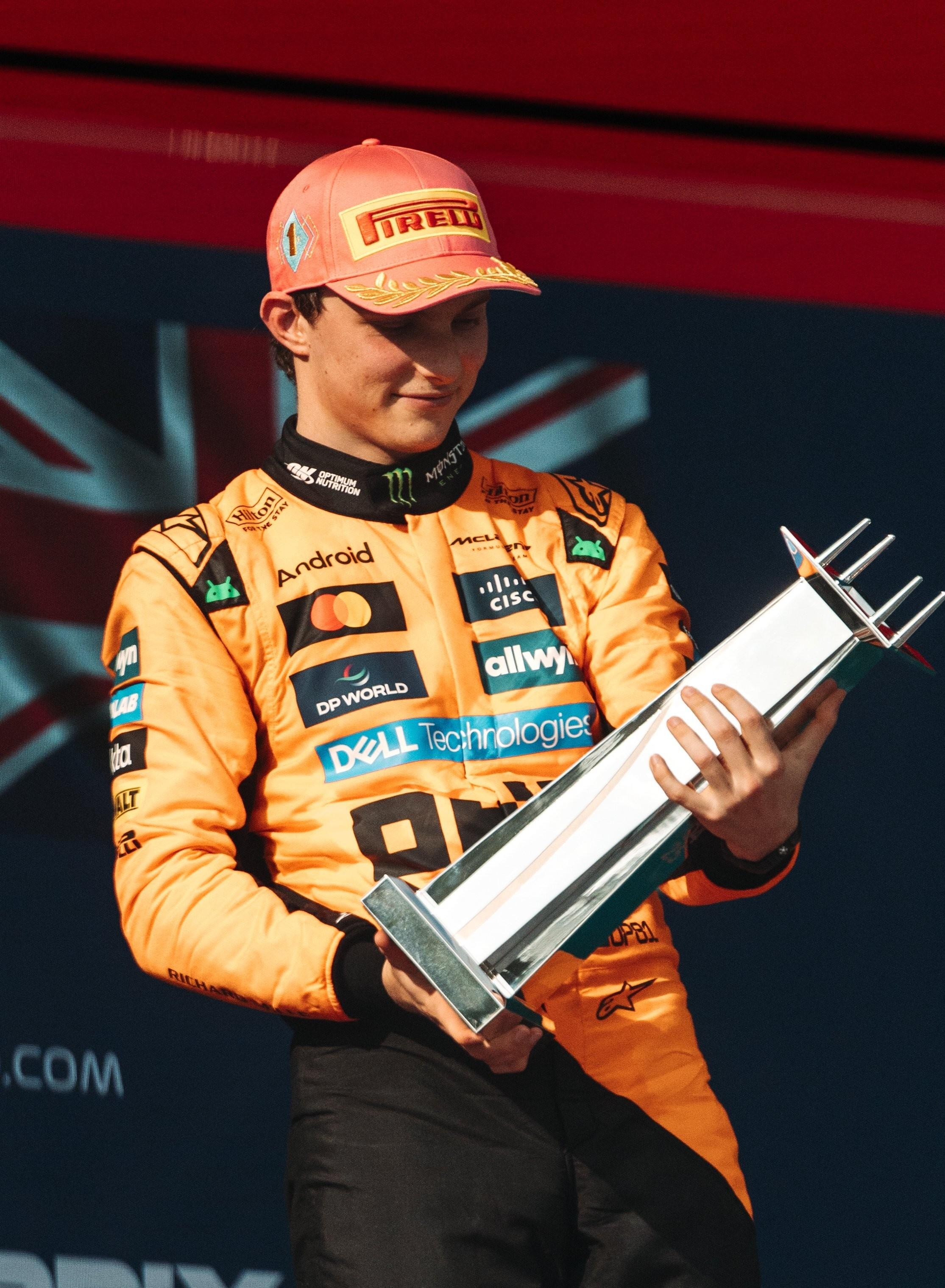 IM体育官方网-红牛车队逆转迈凯伦，佩雷兹关键制胜的简单介绍